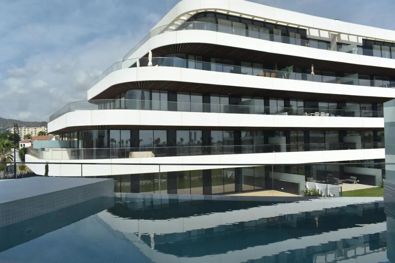 Luxury Complex Beachfront Apartment, Infinity Pool, Sauna, Gym And Large Terrace Torremolinos
