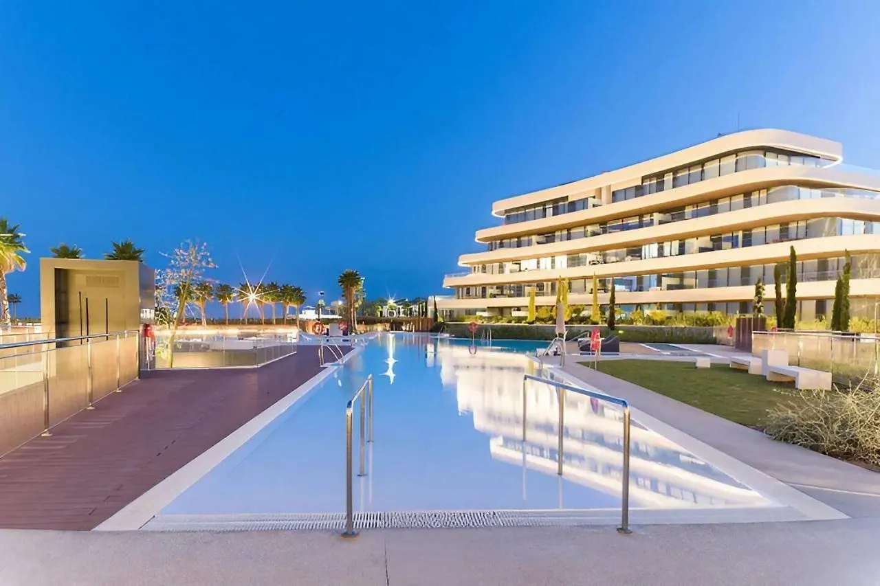 Luxury Complex Beachfront Apartment, Infinity Pool, Sauna, Gym And Large Terrace Torremolinos Apartment