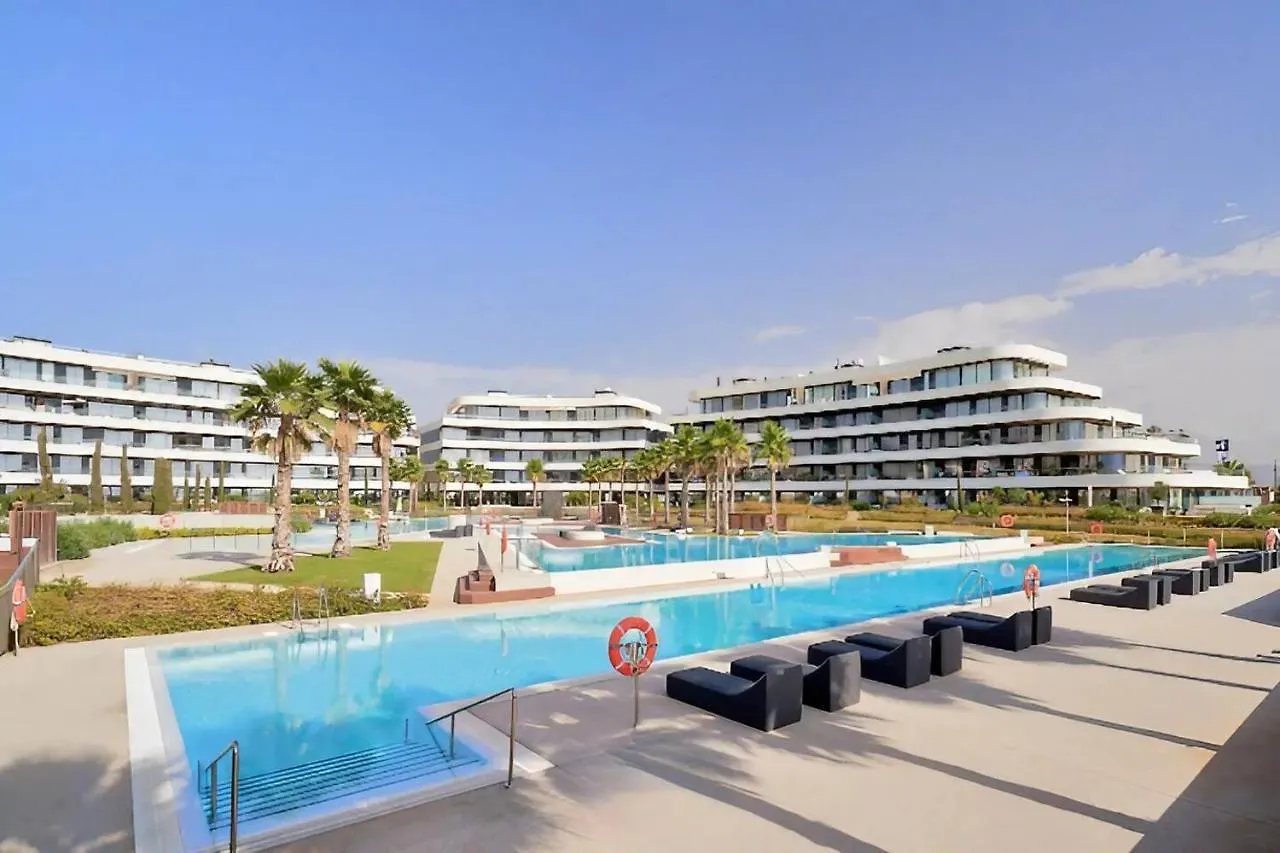 Luxury Complex Beachfront Apartment, Infinity Pool, Sauna, Gym And Large Terrace Torremolinos